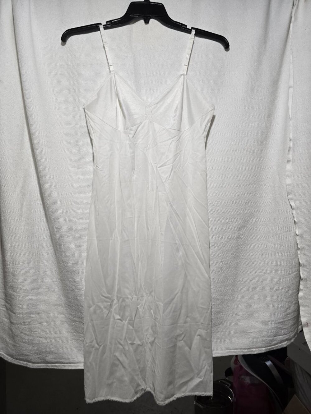 Vintage Vanity Fair White Full Slip Lace V-Neck Antron III Nylon Size 36L EUC